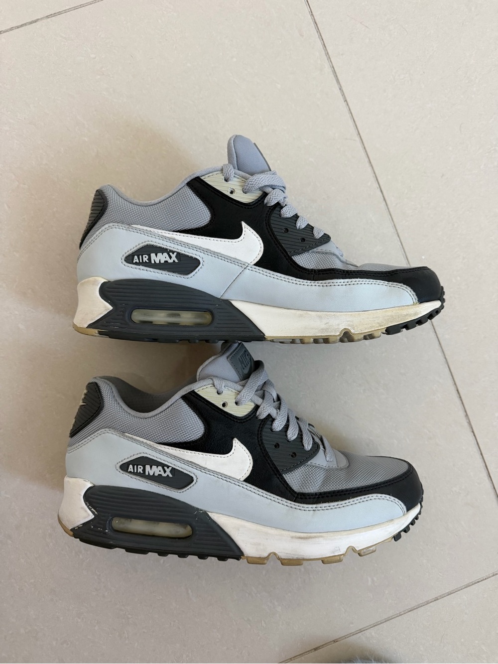 Nike Men’s Air Max Grey, Black & White Sneakers